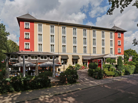 葛籣瑙酒店主图