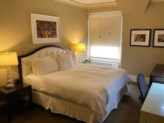 Kensington Park Hotel Room Type - Royal Court Queen