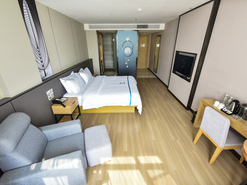 兰丽百合酒店（阳春东湖店）