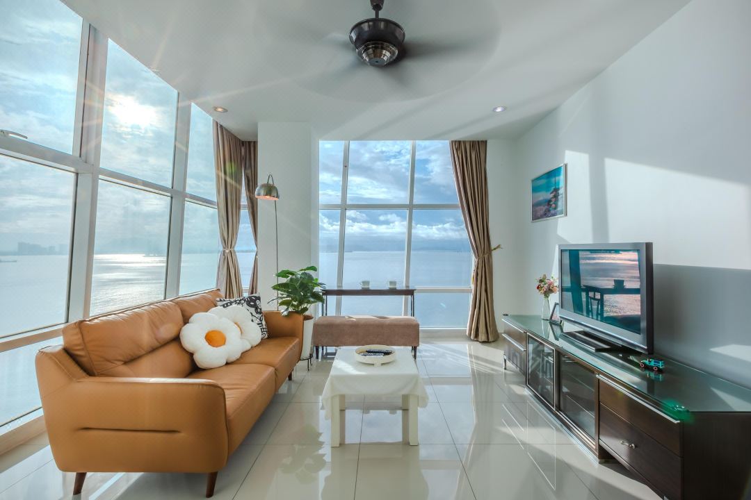 Maritime Seaview Comfy Suite in Penang with TVbox.Pool.Wifi