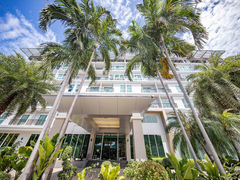 Phavina Hotel Rayong主图