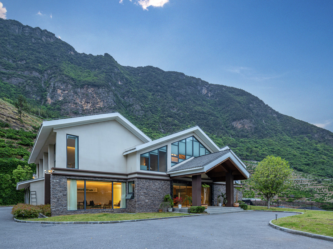 逅山乡村度假美宿hotel（宜昌兴山古昭公路店）