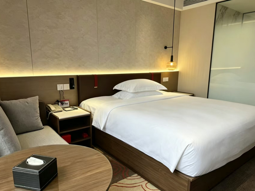 长城酒店(宜昌CBD购物中心解放路步行街店)