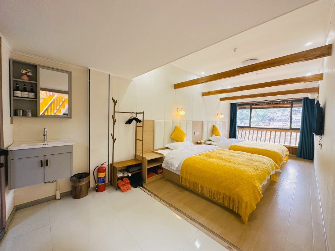 Qianhu Miao Village Xijiang Qinyuan Xiaozhu Homestay (Xijiang Miao Museum Store)