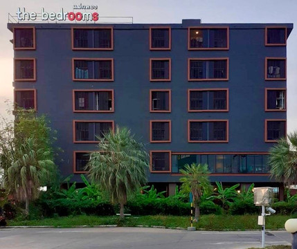 The Bedrooms Maeklong And Services Apartment