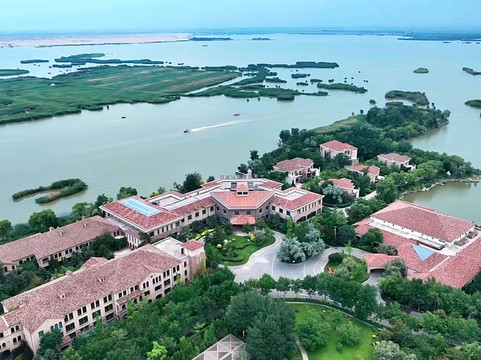 宁夏沙湖假日酒店主图