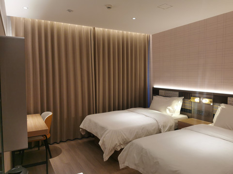 9居连锁酒店(牙克石站前店)