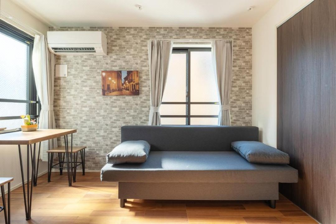 Near ueno, Akihabara, Asakusa, direct access from Airports, 6mins to station, Max for 4 guests