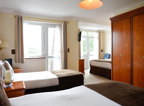 Riviera Hotel & Holiday Apartments