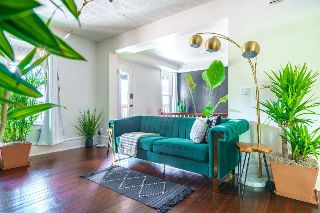 Prime Location - Over 4,500 Reviews - Parking Free