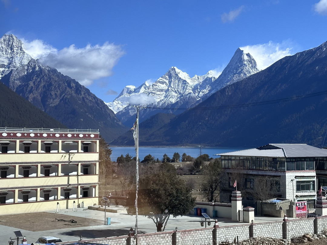 工布江达白玛古如家庭旅馆