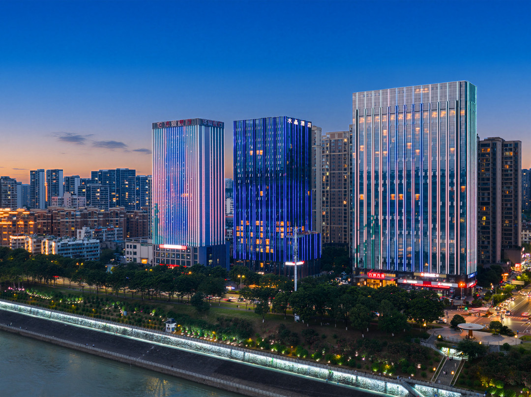 宜昌万达广场江景桔子水晶酒店
