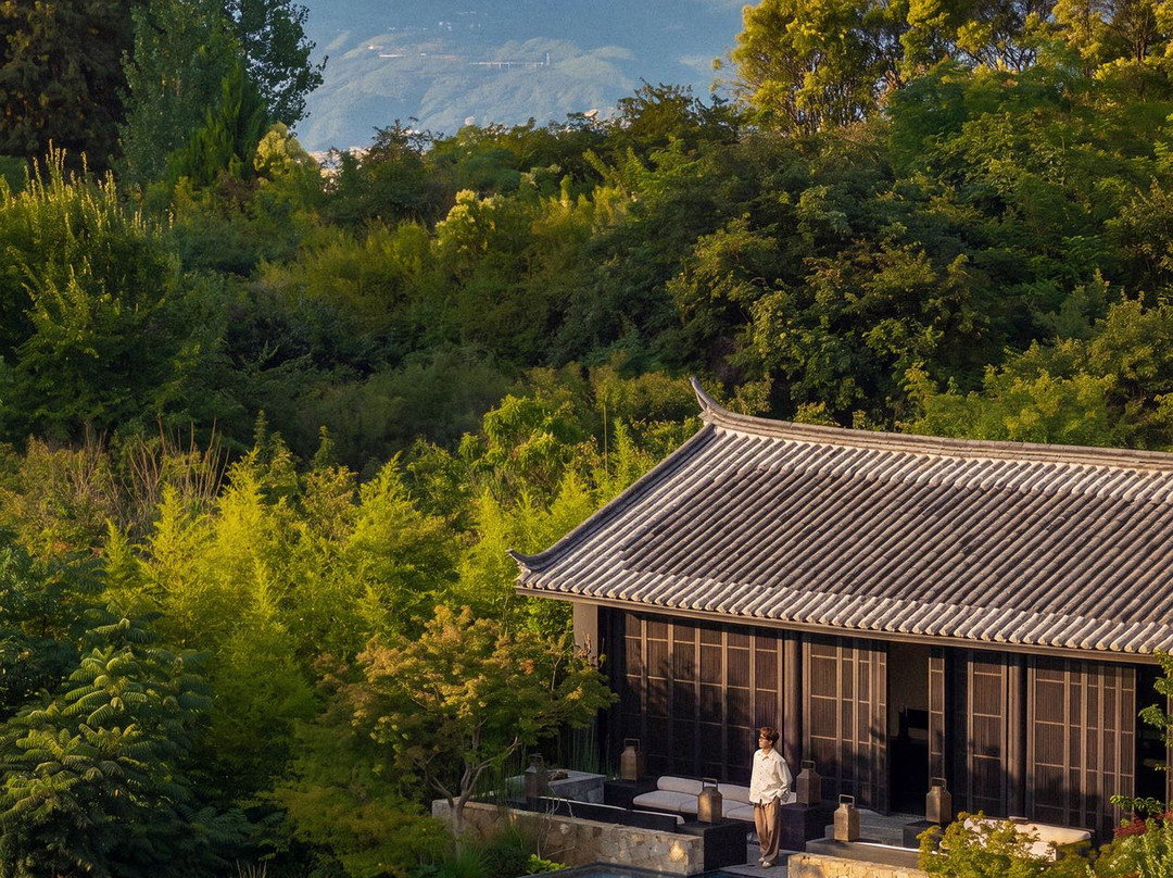 岚彩四时·晓山青山居