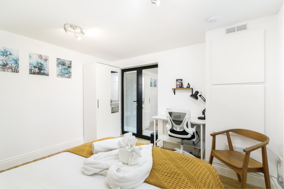 London Zone 1 Hoxton Shoreditch 2 Bedroom 2 Bathroom Apartment with Balcony