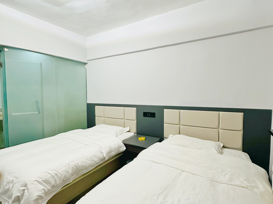 扎兰屯柏豪商务宾馆