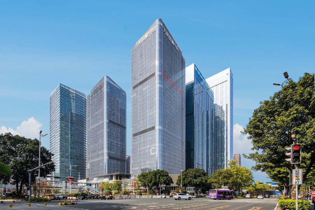 Foshan ancestral temple Ruiyun auspicious high-altitude audio-visual service apartment