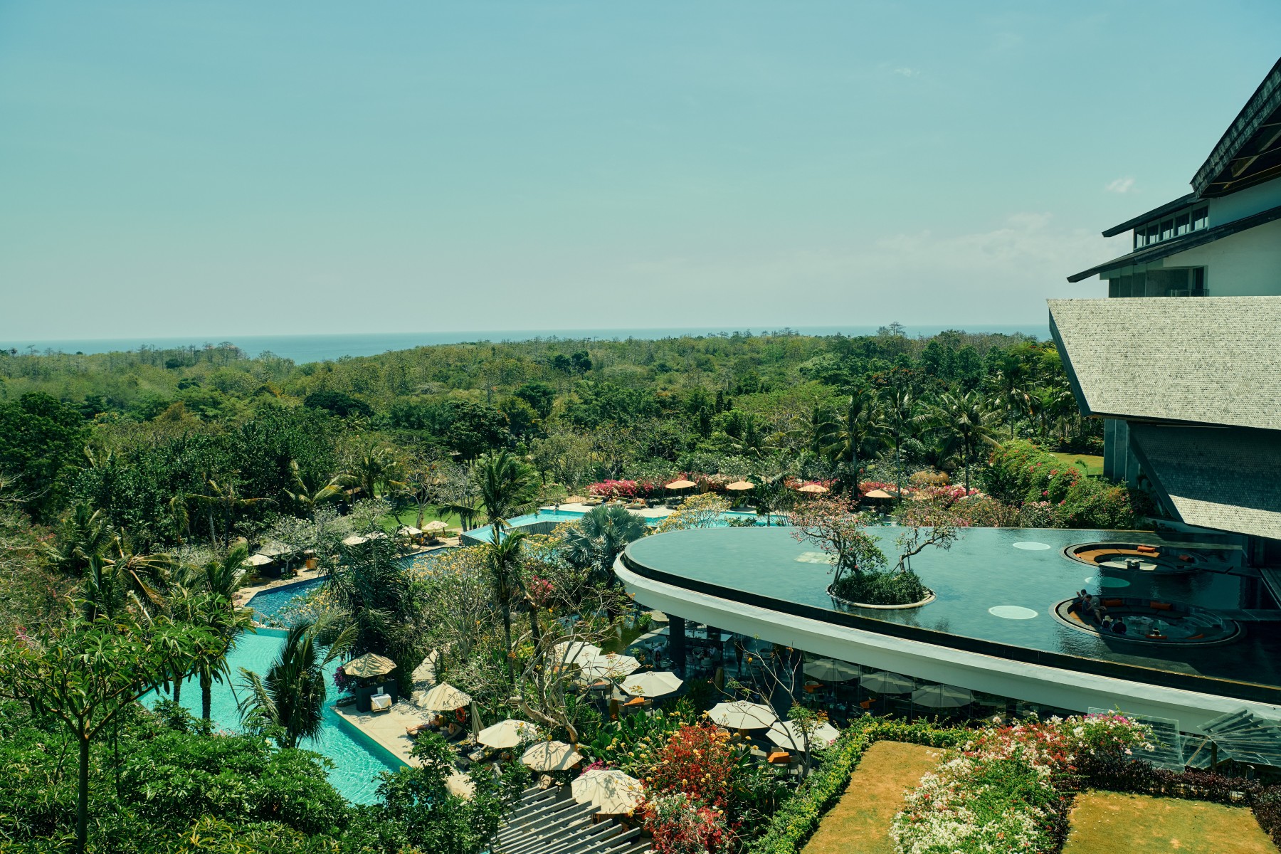 巴厘岛阿雅娜林畔酒店-官方