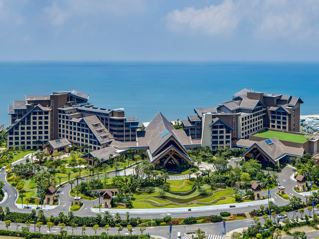 汕尾保利希尔顿逸林酒店主图