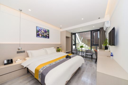 Dali Six Shangpin Homestay (Gucheng Fuxing Road)