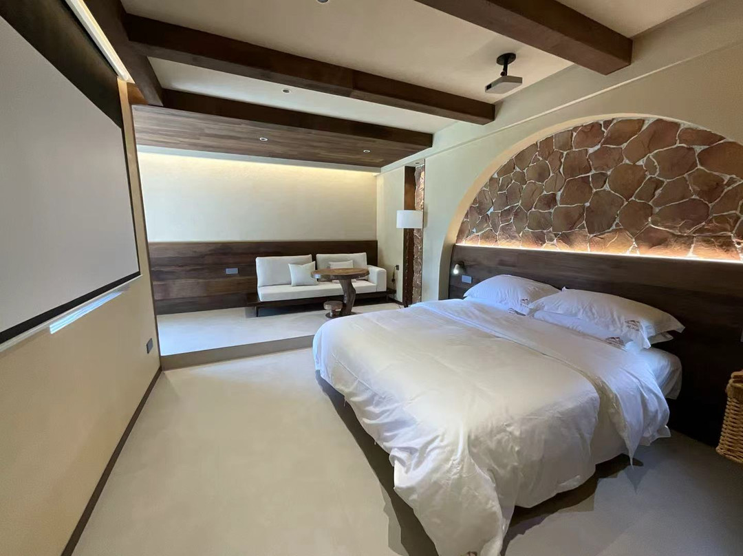 观山止·私汤民宿 (中国古羌城店)