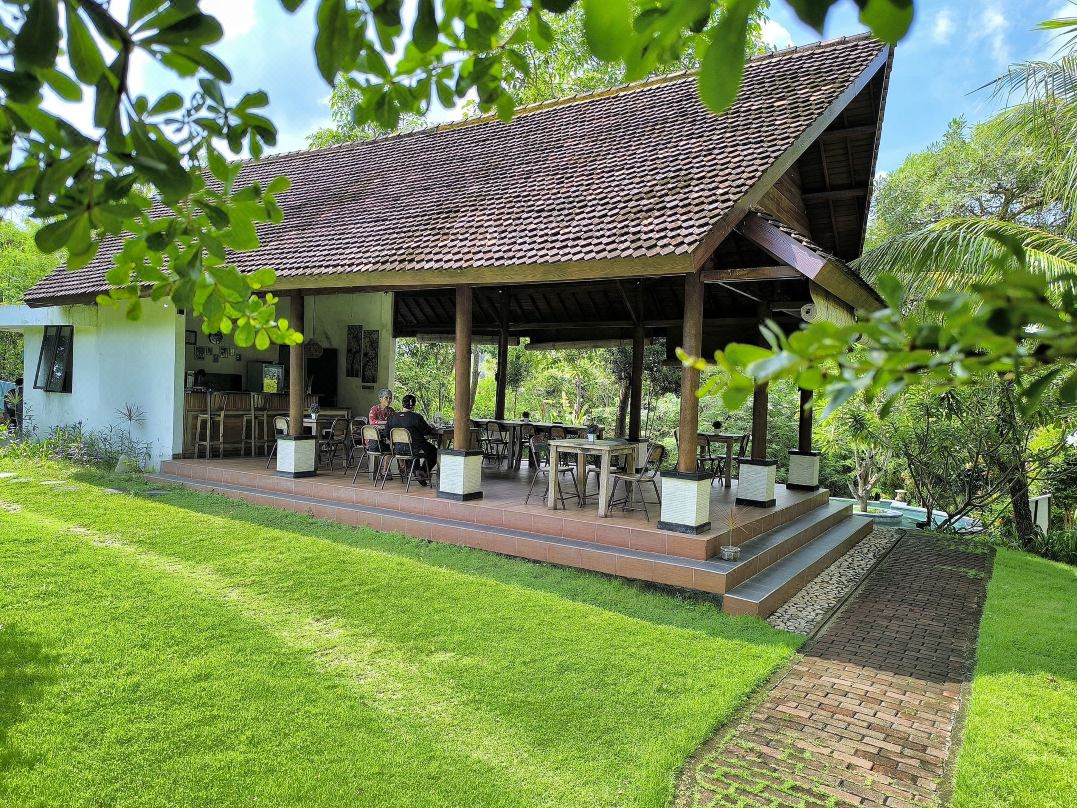 Tahoma Tanjung Lima Labuan Bajo Villa by ABM