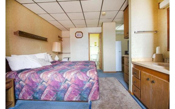 霍姆敦酒店 - 堪萨斯里伯勒-官方