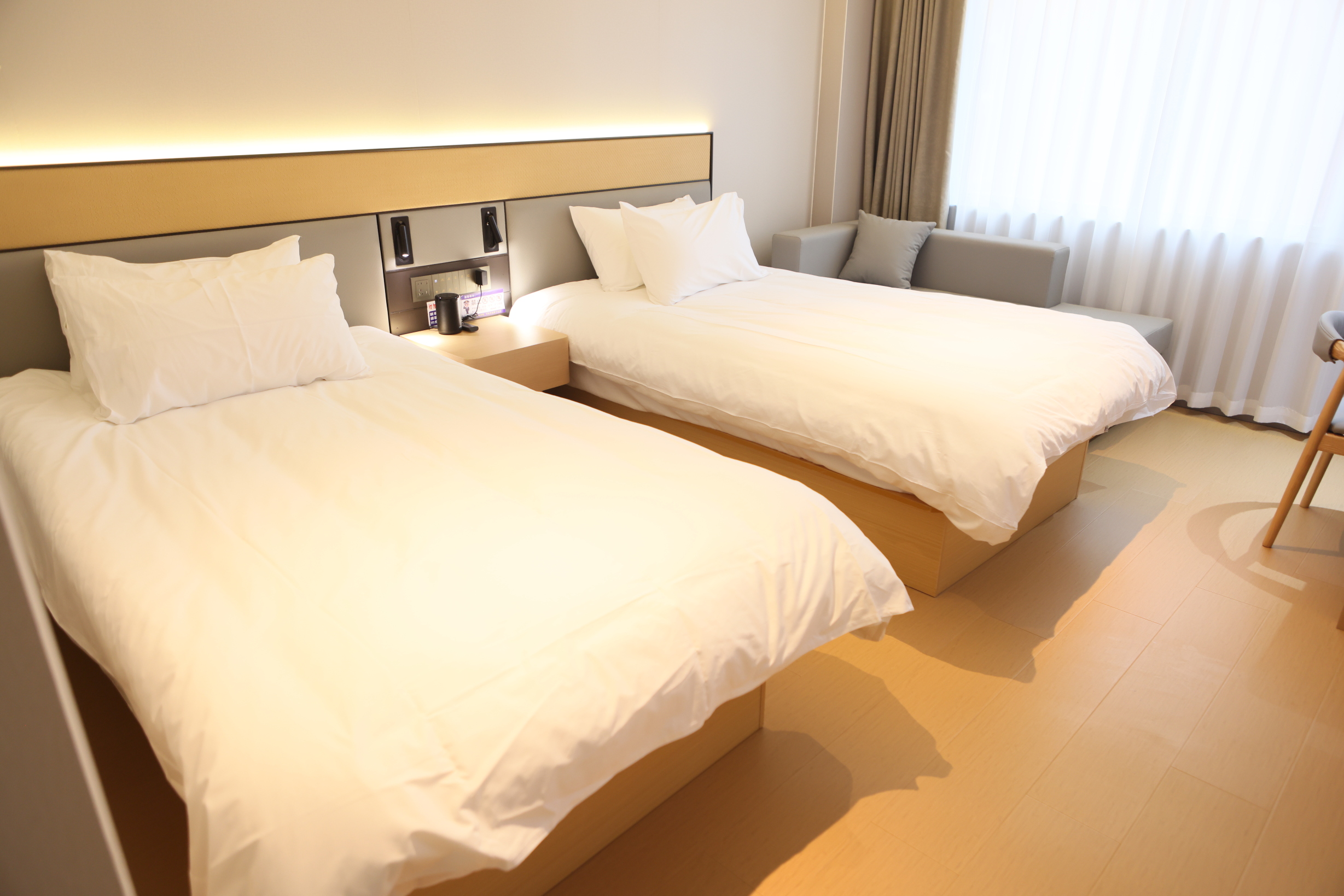 艾曼酒店（三牌楼大街虹桥地铁站店）-官方