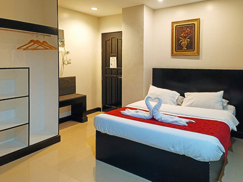 杜马格特市入住高级旅馆