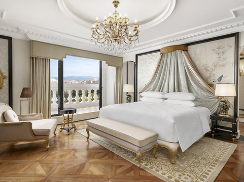 Four Points by Sheraton Lang Son