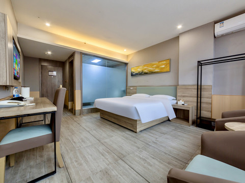 半月岛智能酒店(宜宾冠英古街店)