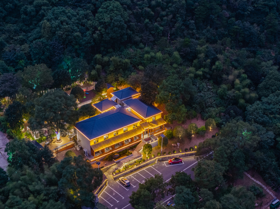 花筑·庐山枕泉居度假村（三叠泉瀑布店）