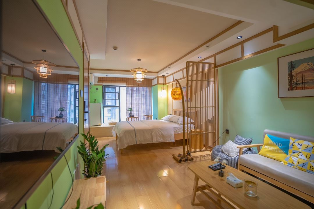 Yuefeng Hotel (Wuchang Railway Station Dream Era Plaza)