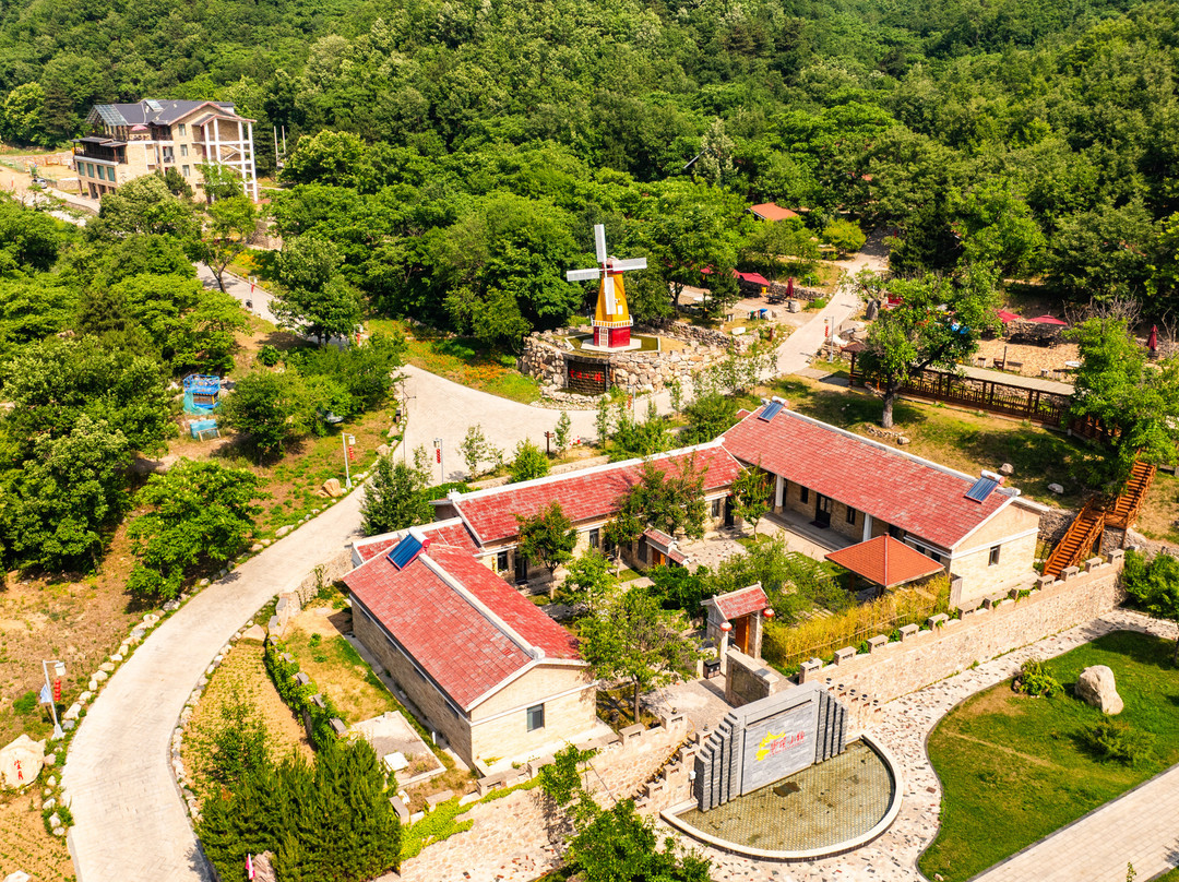 古县霍山云顶小镇客栈