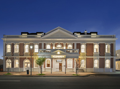 The Clements Hotel