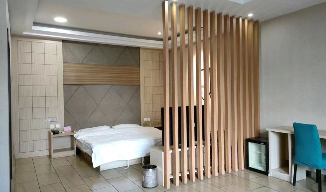 Aotian 99 Theme Hotel