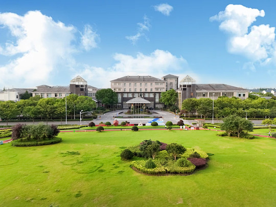 朱家角皇家郁金香花园酒店主图