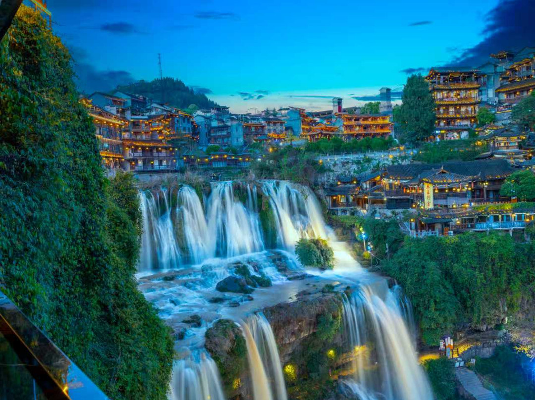 十二城·瀑上仙·280度观瀑星空云宿(芙蓉镇景区内大瀑布店)