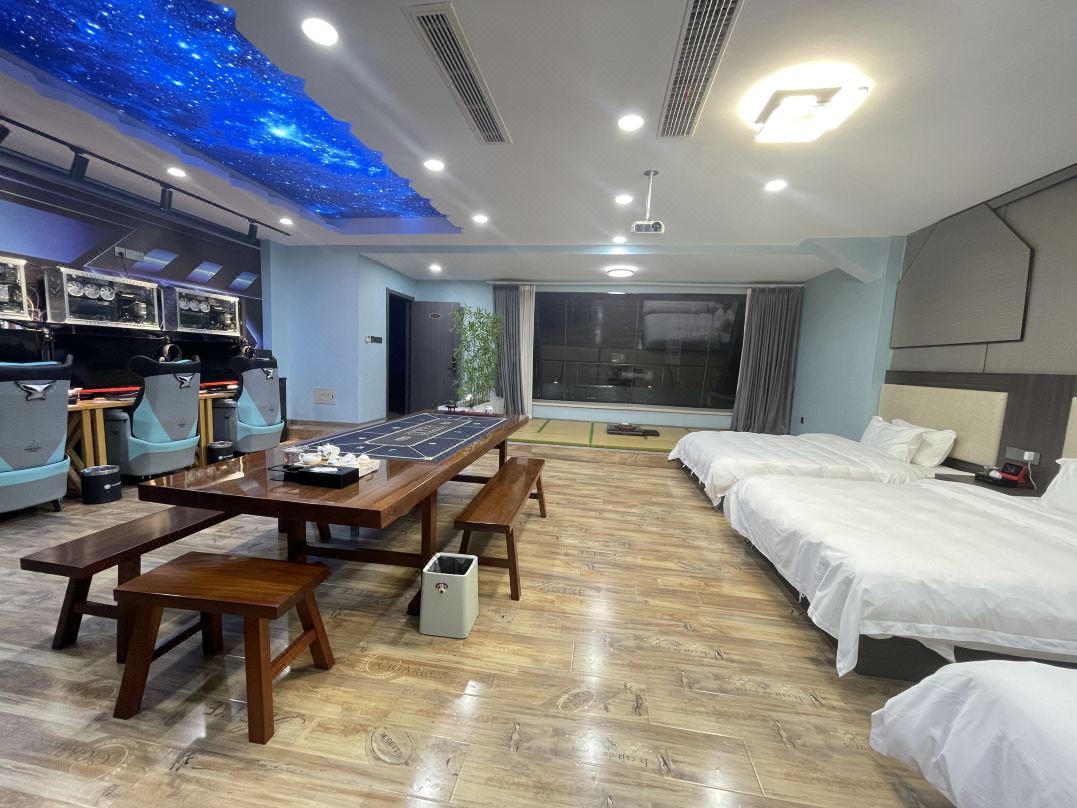 FLASH HOTEL