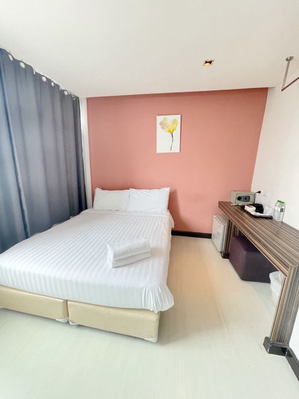Nantra Ekkamai Hotel