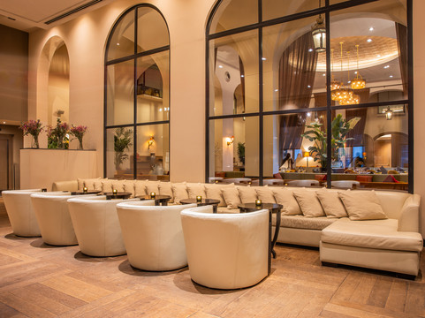 多米尼佳酒店主图