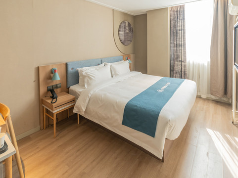 如家华驿精选酒店(临沂兰陵县兰陵路开元商城店)