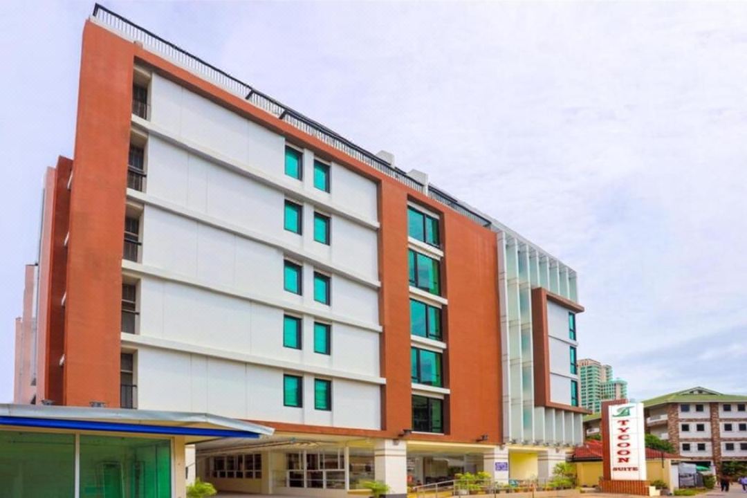 芭提雅大亨泳池酒店（百度地圖譯名：巨頭套房酒店）