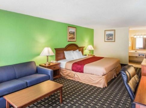 OYO Hotel Douglas GA US-441