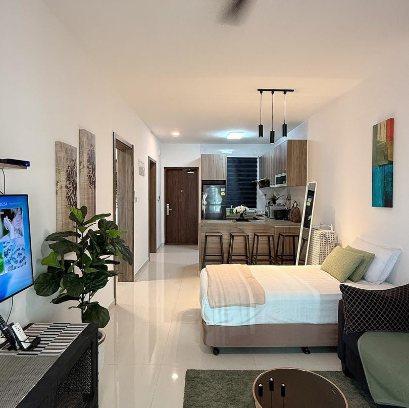 Forest City Sea View Apartment: Modern Muji Style