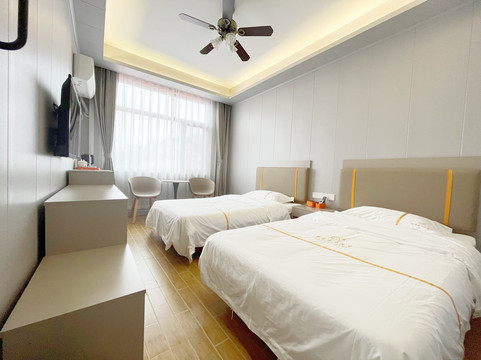 慢游假日酒店（庐山风景名胜区牯岭正街店）