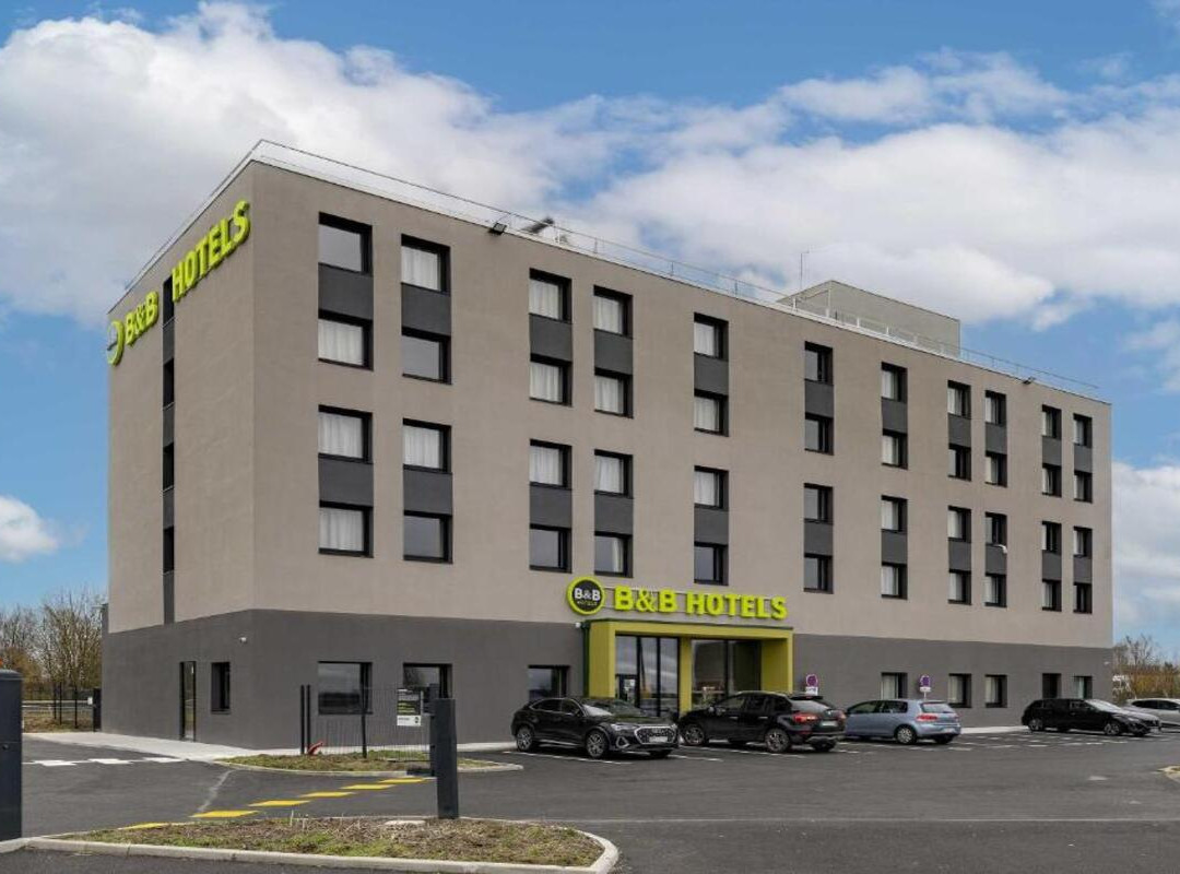 ]B&B HOTEL Valenciennes Onnaing