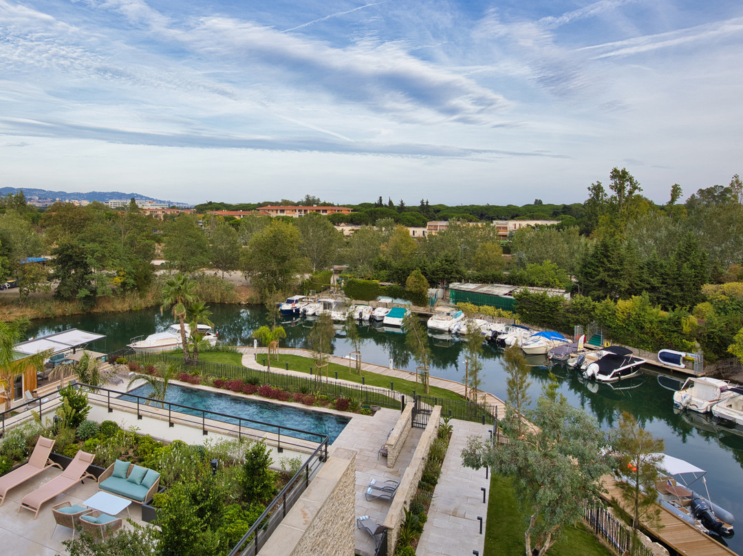 曼德琉-拉-那泡乐酒店住宿-阿卡迪亚酒店