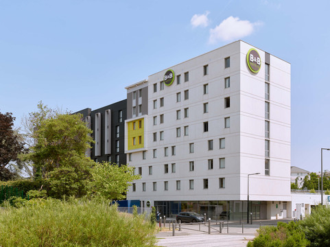 B&B 巴黎克雷泰尔酒店