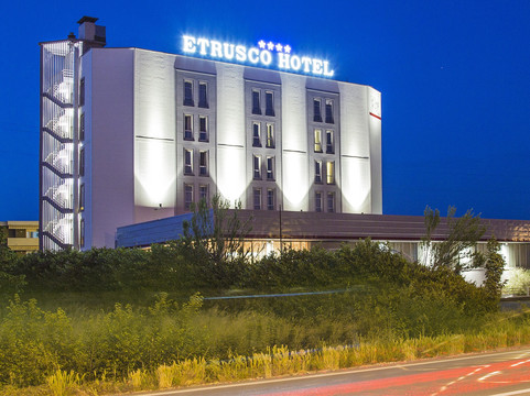 伊多斯科阿雷佐酒店