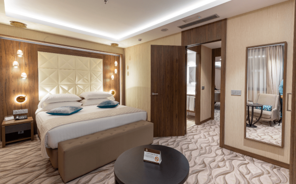 Az 大酒店奥兰-官方